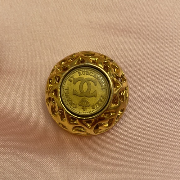 Vintage Chanel by Rubcamell Paris murano glass crown very rare clip on earrings - Picture 4 of 15